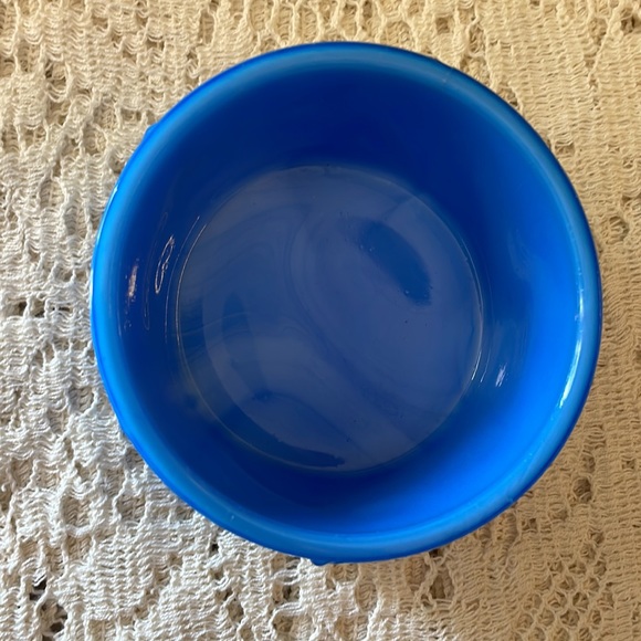 Vintage Blue Milk Glass Akro Agate Powder Box - Picture 4 of 6